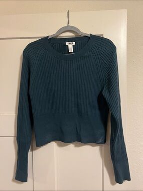 Cropped Dark Green Sweater